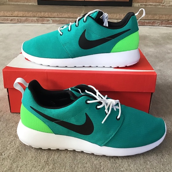 NIKE Roshe One Men's Sneakers - Picture 4 of 8